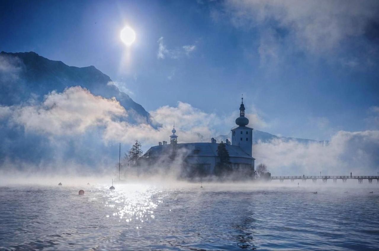 Ferienhaeuschen Am Traunsee Mit Tretboot Zur Freien Nutzung Am Badeplatz Altmuenster Ngoại thất bức ảnh